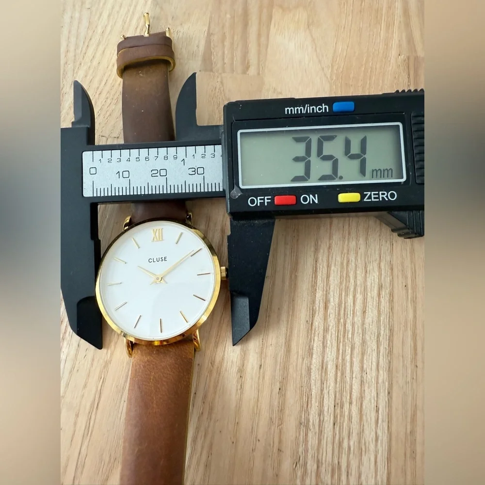 Cluse ladies gold tone brown leather watch NEW BATTERY